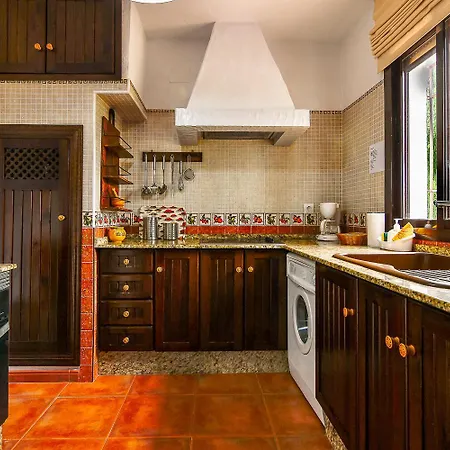 Dehesa Roche Viejo Country house