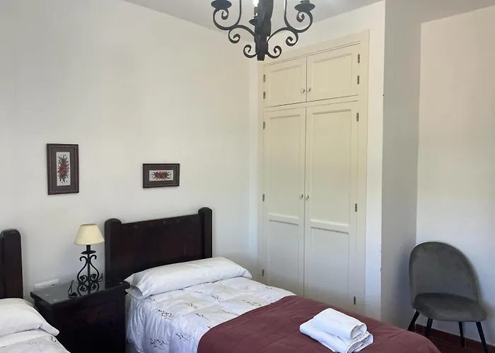 Dehesa Roche Viejo Casa rural *